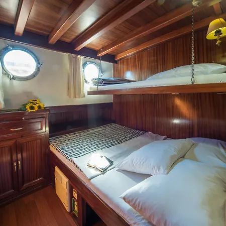 Bateau-hôtel Charming On Msy Alisa Week Long Island Hopping Adventure Through Dalmatian Coastal Gems