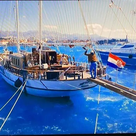 Bateau-hôtel Charming On Msy Alisa Week Long Island Hopping Adventure Through Dalmatian Coastal Gems