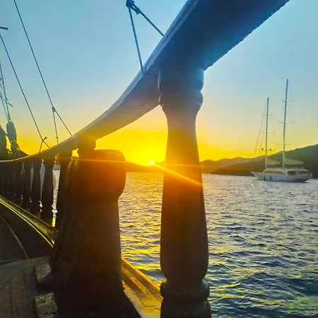 Charming On Msy Alisa Week Long Island Hopping Adventure Through Dalmatian Coastal Gems スプリト
